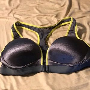 Front close Victoria’s Secret sports bra 38C